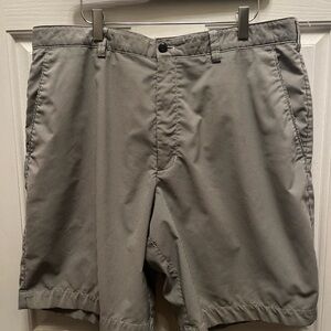 PRE-OWNED CUTTER AND BUCK MEN'S BLACK & WHITE SEERSUCKER SHORTS- SIZE 36